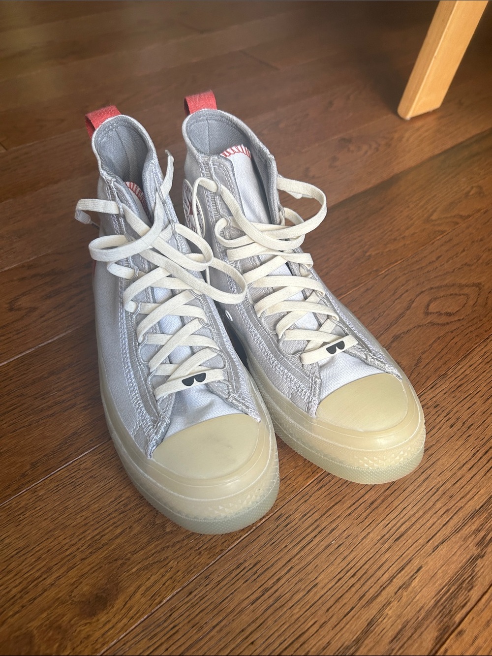 Converse Women's High-Top Sneakers in Light Gray, White, and Red